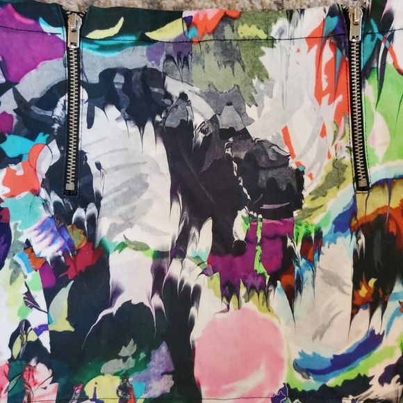 Topshop Hi Low Abstract Graphic Mini Skirt 4 - Picture 3 of 5
